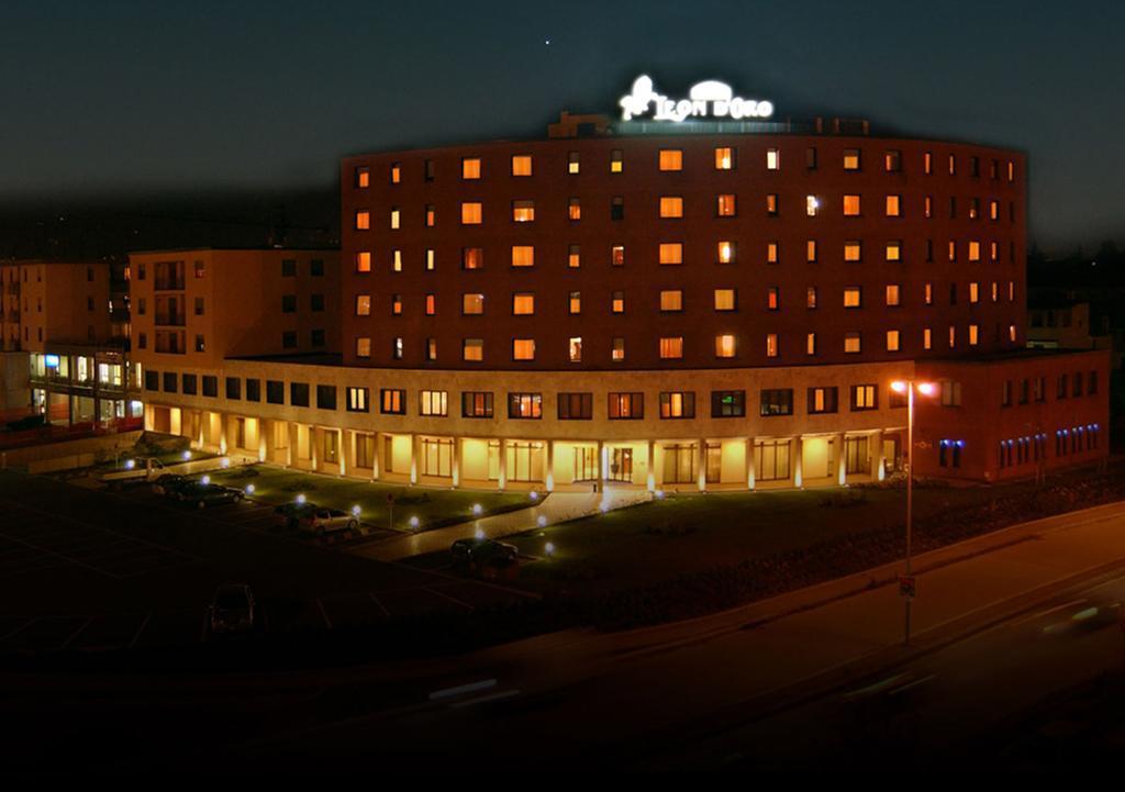 B&B Hotel 萨索洛 外观 照片
