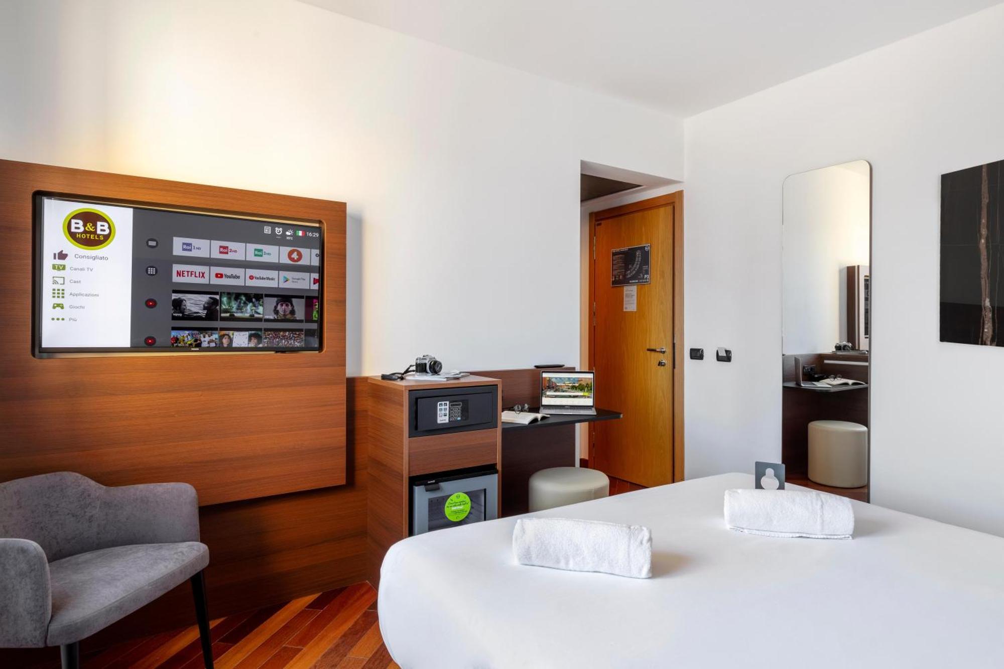 B&B Hotel 萨索洛 外观 照片
