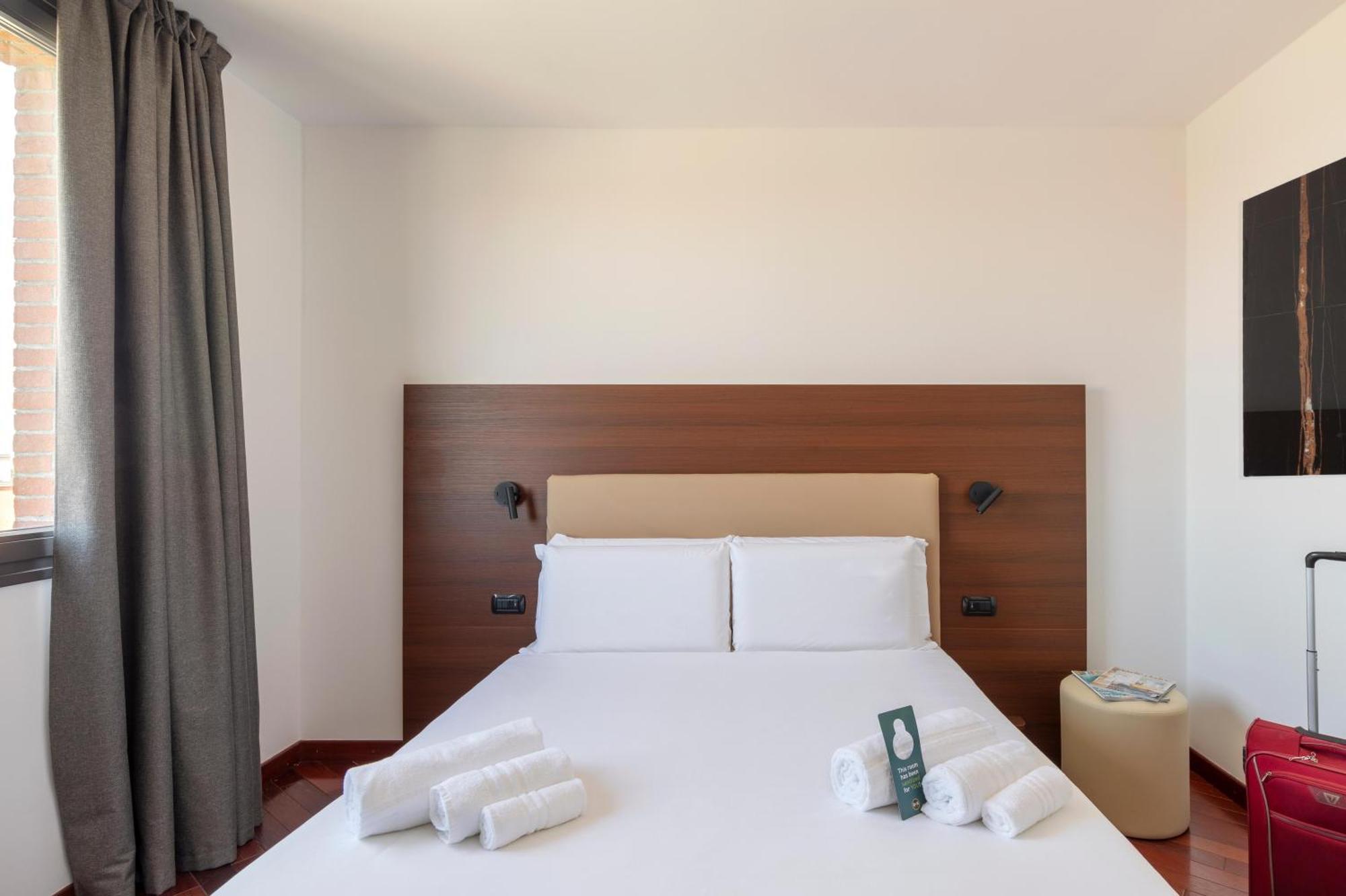 B&B Hotel 萨索洛 外观 照片