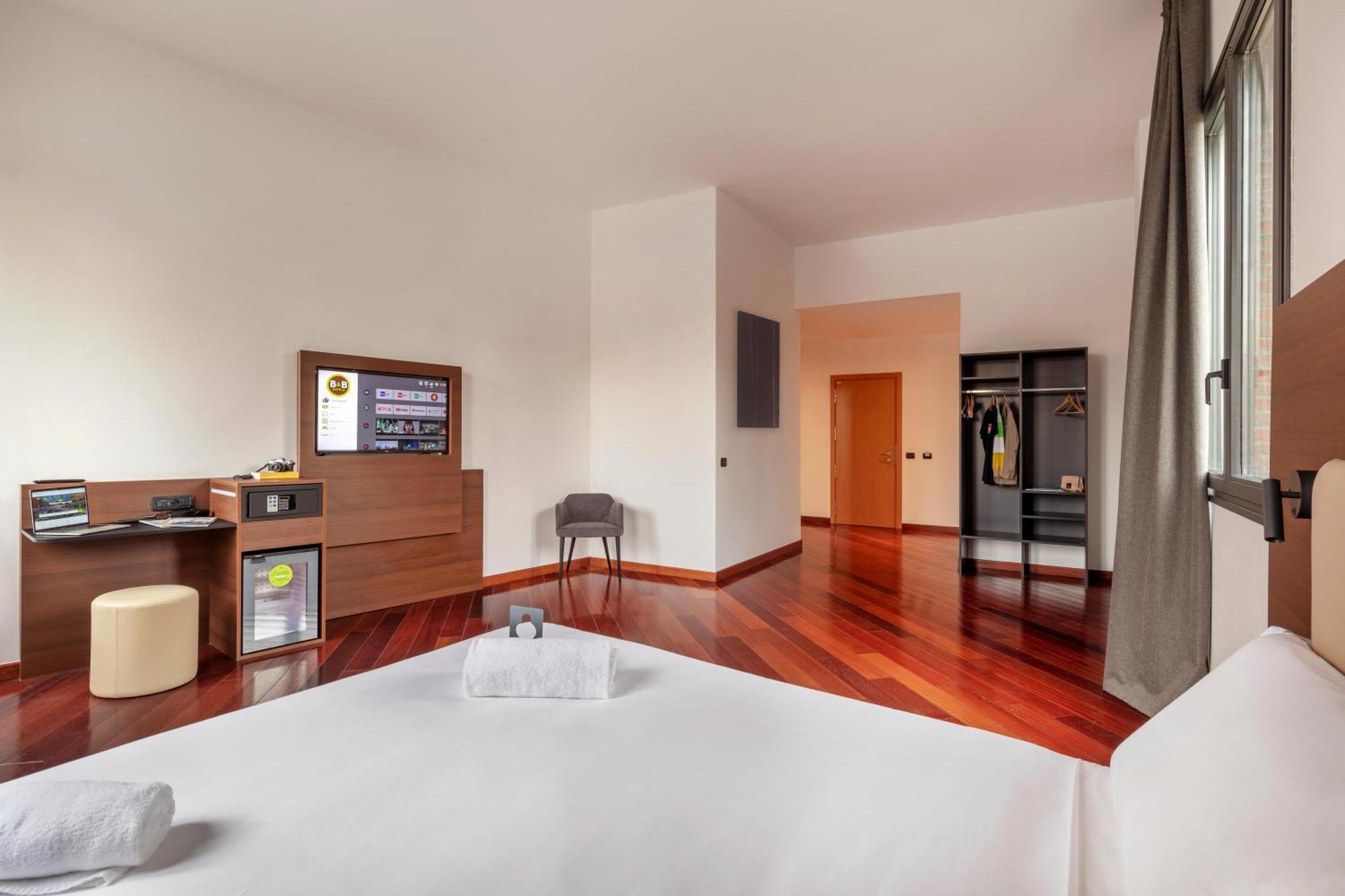 B&B Hotel 萨索洛 外观 照片