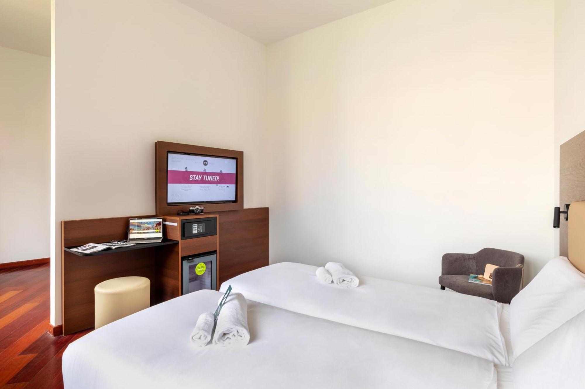 B&B Hotel 萨索洛 外观 照片
