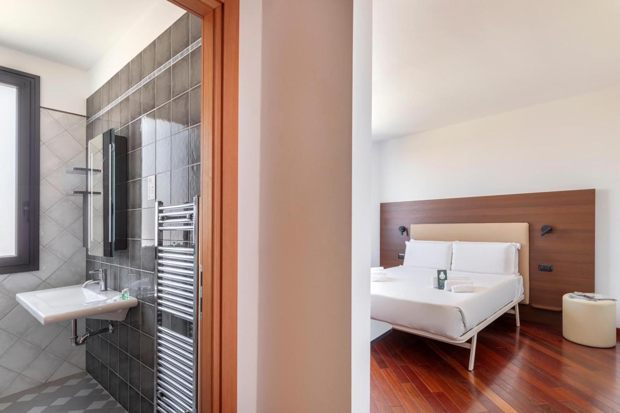 B&B Hotel 萨索洛 外观 照片