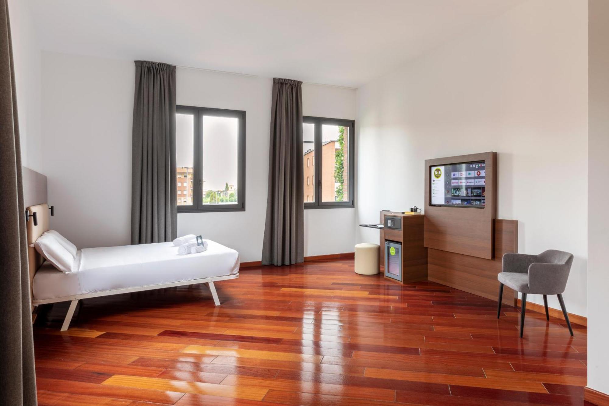 B&B Hotel 萨索洛 外观 照片