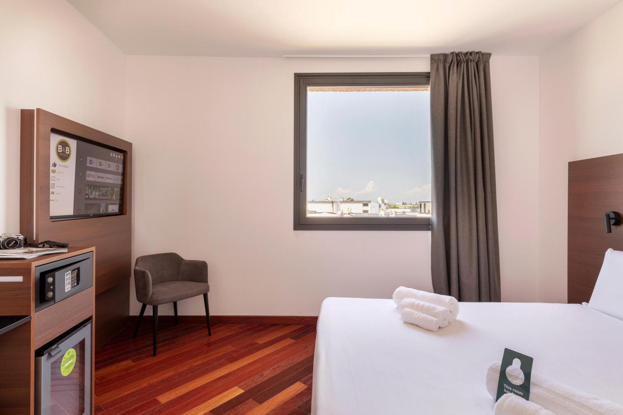 B&B Hotel 萨索洛 外观 照片